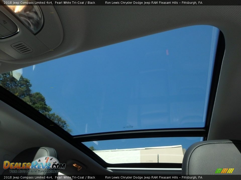 2018 Jeep Compass Limited 4x4 Pearl White Tri–Coat / Black Photo #16