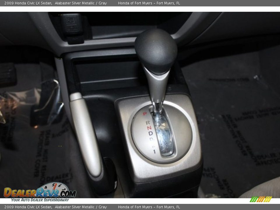 2009 Honda Civic LX Sedan Alabaster Silver Metallic / Gray Photo #18
