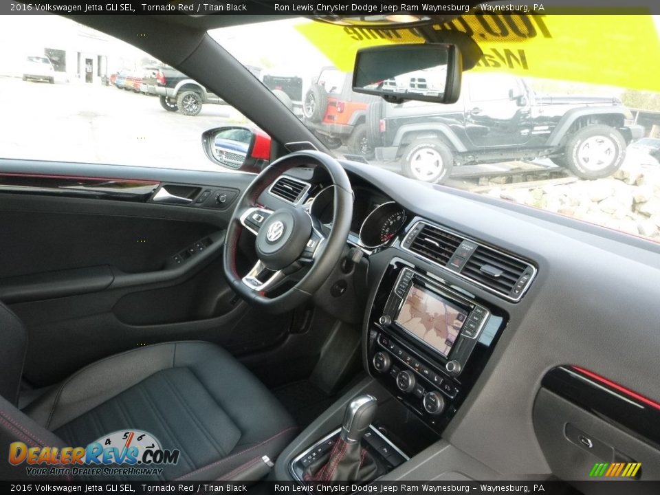 Titan Black Interior - 2016 Volkswagen Jetta GLI SEL Photo #11
