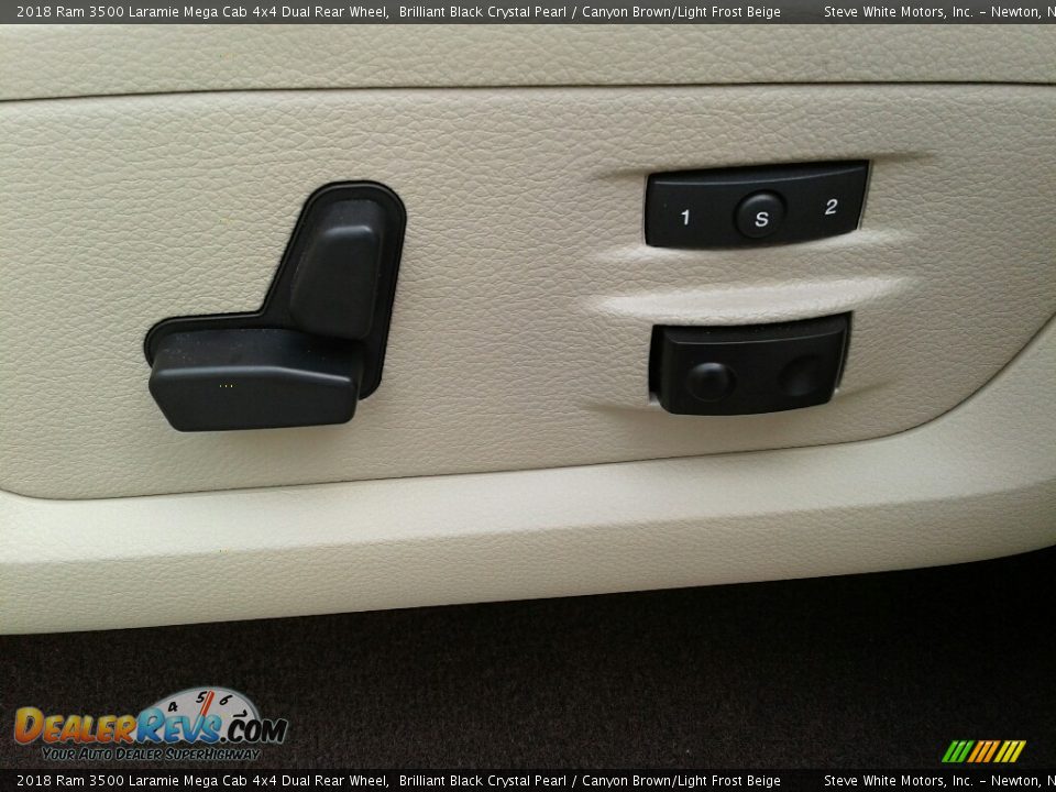 2018 Ram 3500 Laramie Mega Cab 4x4 Dual Rear Wheel Brilliant Black Crystal Pearl / Canyon Brown/Light Frost Beige Photo #33