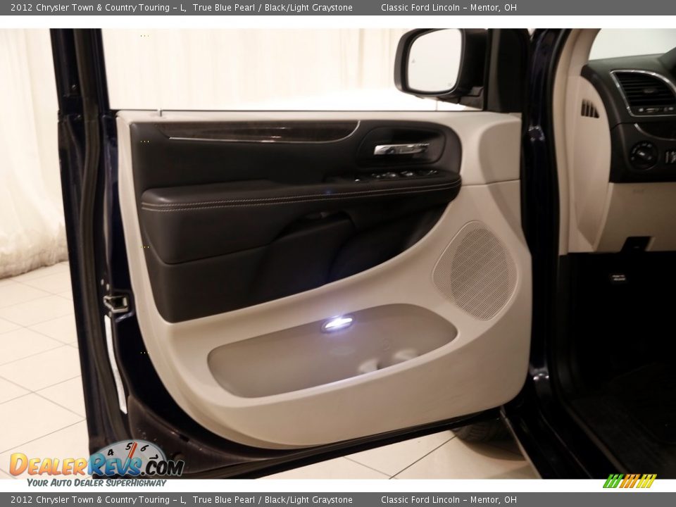 2012 Chrysler Town & Country Touring - L True Blue Pearl / Black/Light Graystone Photo #4