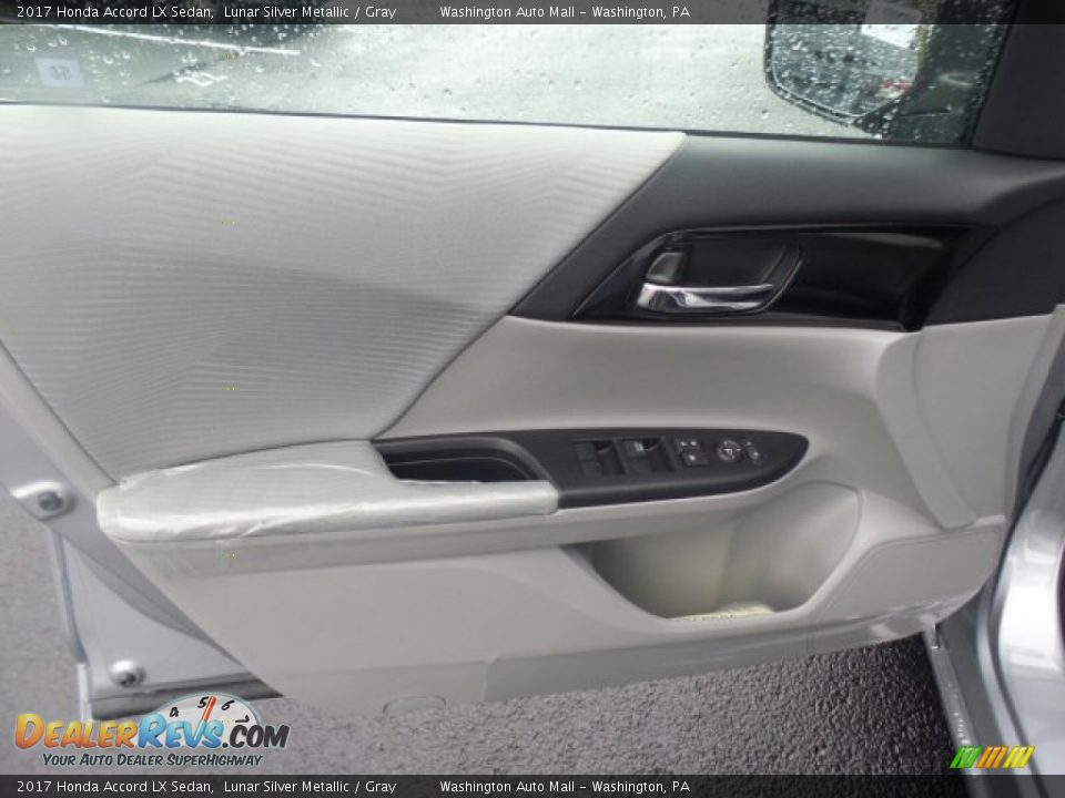 2017 Honda Accord LX Sedan Lunar Silver Metallic / Gray Photo #13