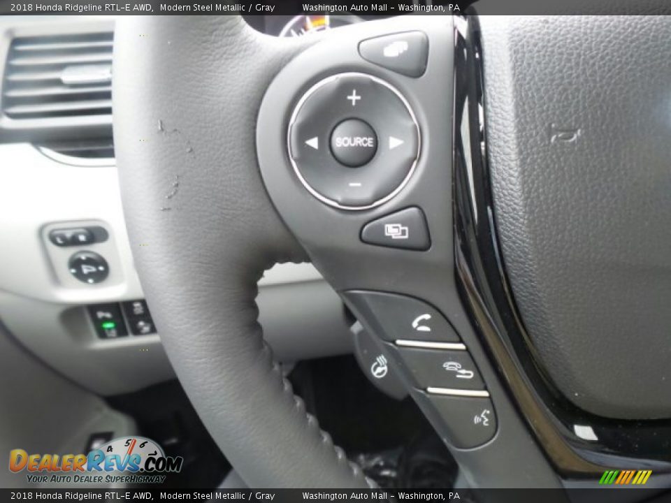 Controls of 2018 Honda Ridgeline RTL-E AWD Photo #21