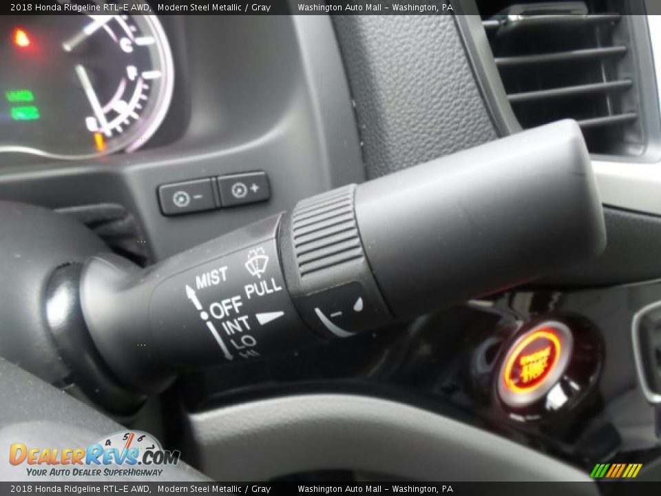 Controls of 2018 Honda Ridgeline RTL-E AWD Photo #25