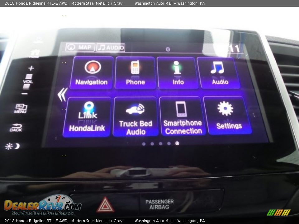 Controls of 2018 Honda Ridgeline RTL-E AWD Photo #27