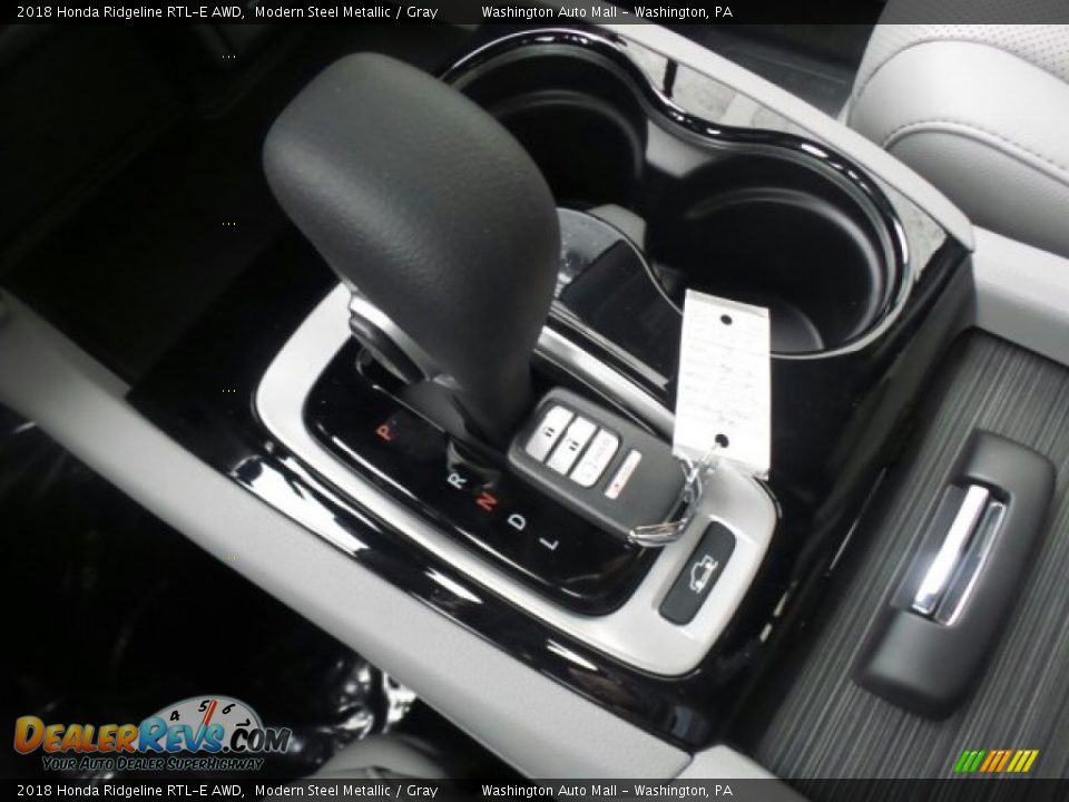 2018 Honda Ridgeline RTL-E AWD Shifter Photo #32