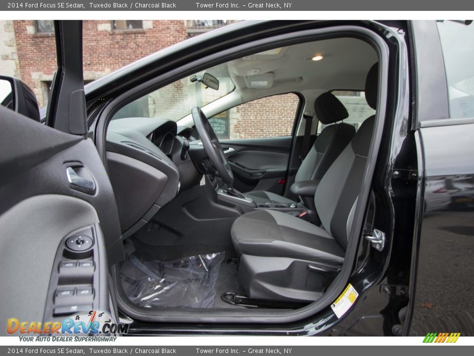2014 Ford Focus SE Sedan Tuxedo Black / Charcoal Black Photo #10