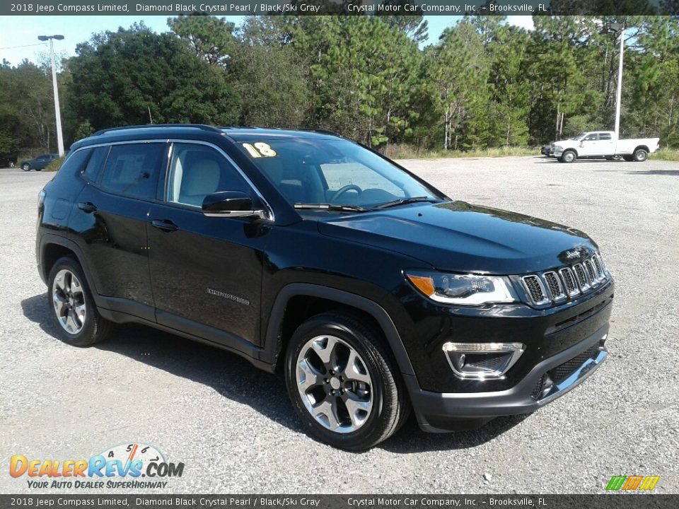 Front 3/4 View of 2018 Jeep Compass Limited Photo #7