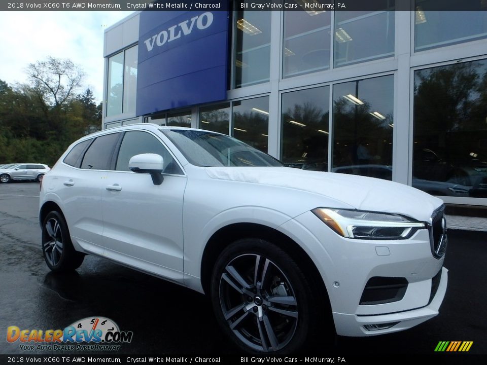 Front 3/4 View of 2018 Volvo XC60 T6 AWD Momentum Photo #1