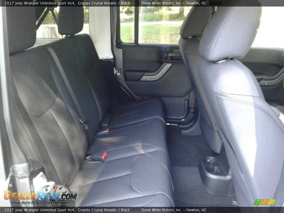 2017 Jeep Wrangler Unlimited Sport 4x4 Granite Crystal Metallic / Black Photo #13