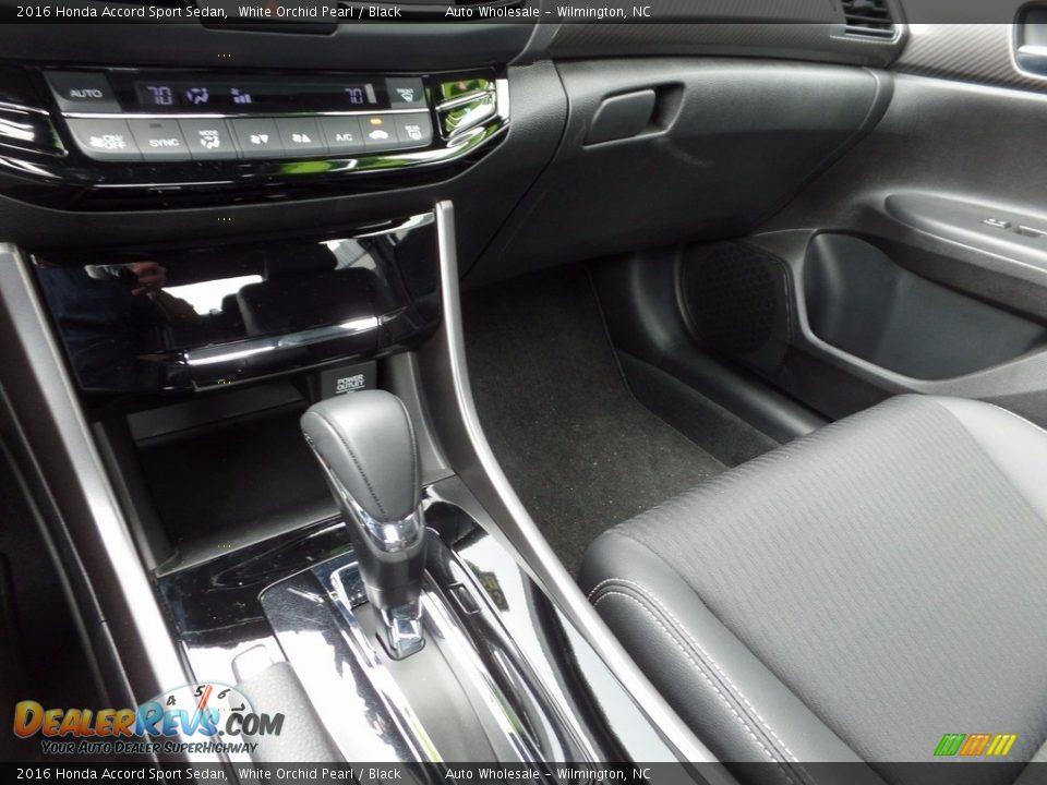2016 Honda Accord Sport Sedan White Orchid Pearl / Black Photo #19