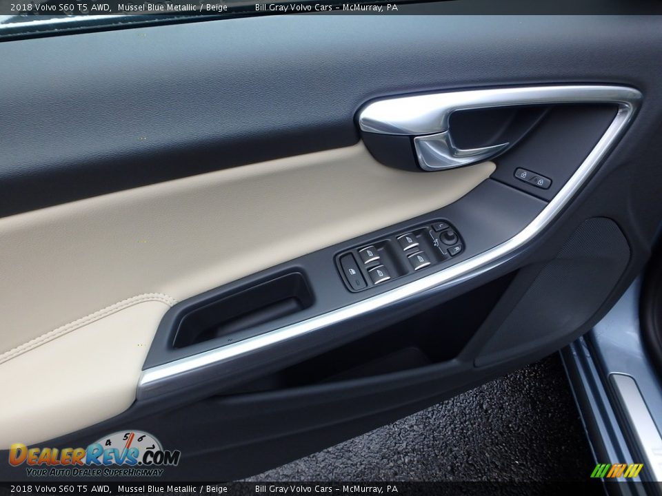 Door Panel of 2018 Volvo S60 T5 AWD Photo #10