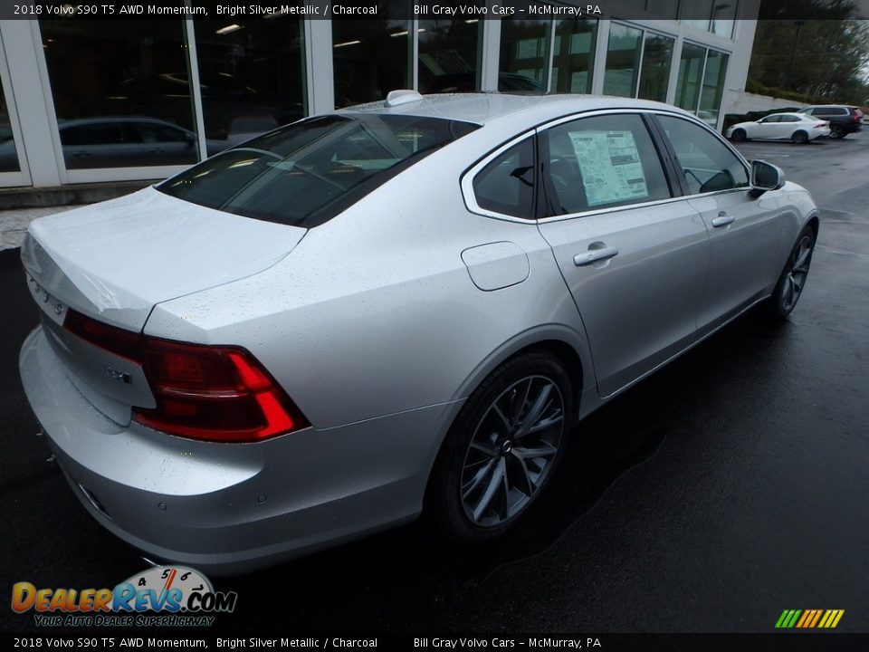 2018 Volvo S90 T5 AWD Momentum Bright Silver Metallic / Charcoal Photo #2