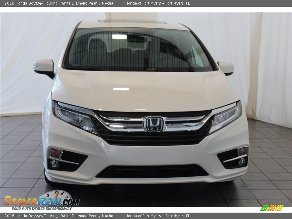 2018 Honda Odyssey Touring White Diamond Pearl / Mocha Photo #3