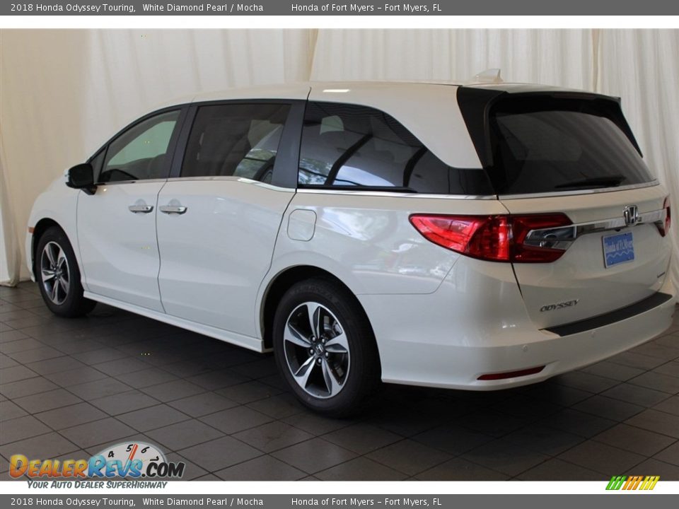 2018 Honda Odyssey Touring White Diamond Pearl / Mocha Photo #6