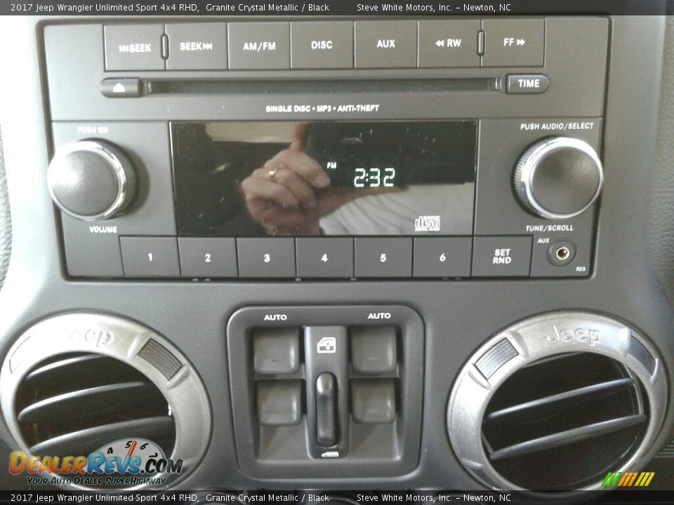 2017 Jeep Wrangler Unlimited Sport 4x4 RHD Granite Crystal Metallic / Black Photo #19
