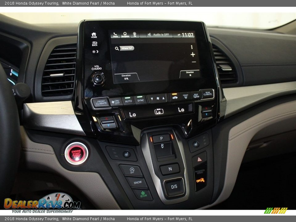 2018 Honda Odyssey Touring White Diamond Pearl / Mocha Photo #17