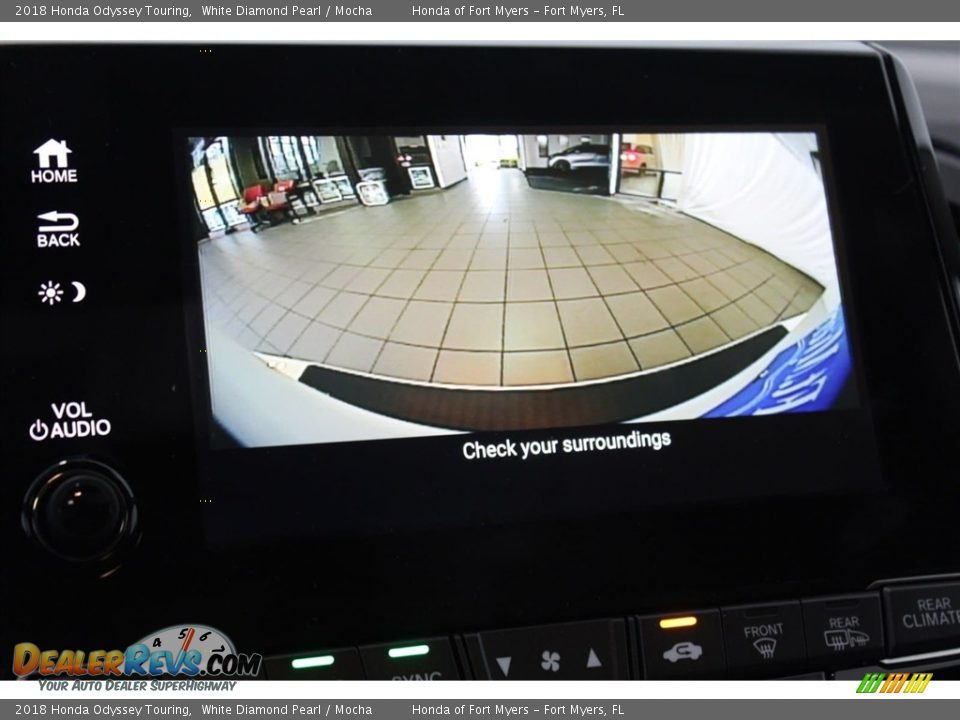 2018 Honda Odyssey Touring White Diamond Pearl / Mocha Photo #18