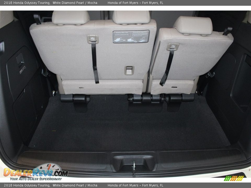 2018 Honda Odyssey Touring White Diamond Pearl / Mocha Photo #27