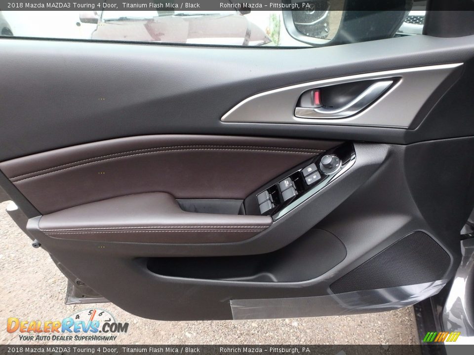 2018 Mazda MAZDA3 Touring 4 Door Titanium Flash Mica / Black Photo #9