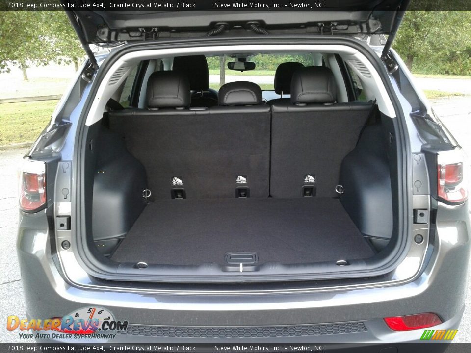 2018 Jeep Compass Latitude 4x4 Granite Crystal Metallic / Black Photo #12