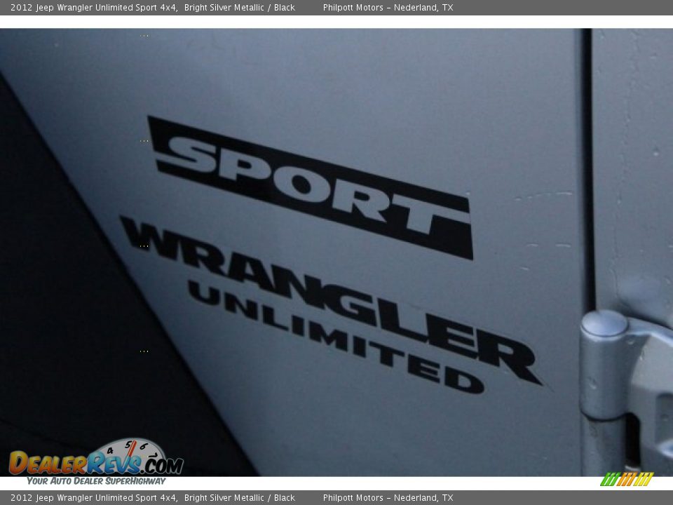 2012 Jeep Wrangler Unlimited Sport 4x4 Bright Silver Metallic / Black Photo #10