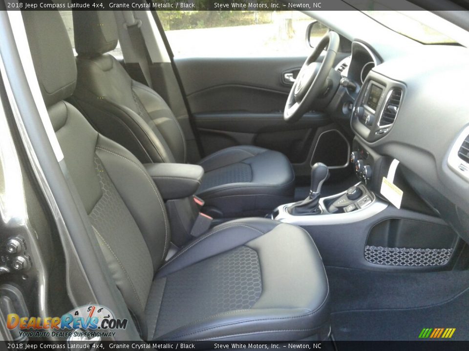 2018 Jeep Compass Latitude 4x4 Granite Crystal Metallic / Black Photo #14