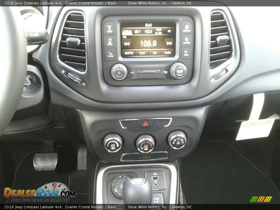 2018 Jeep Compass Latitude 4x4 Granite Crystal Metallic / Black Photo #18
