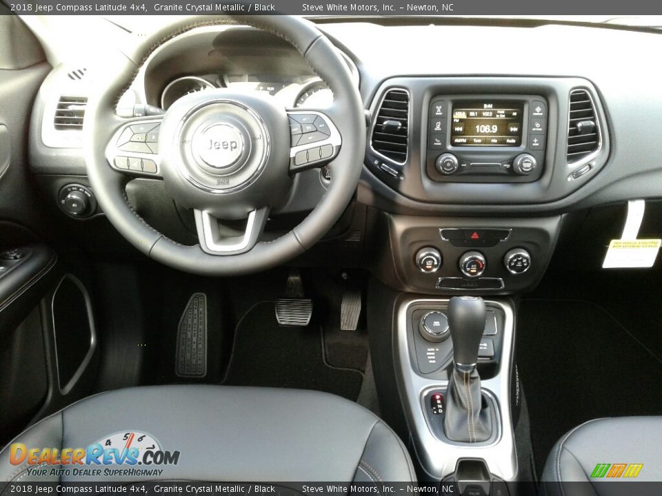 2018 Jeep Compass Latitude 4x4 Granite Crystal Metallic / Black Photo #23