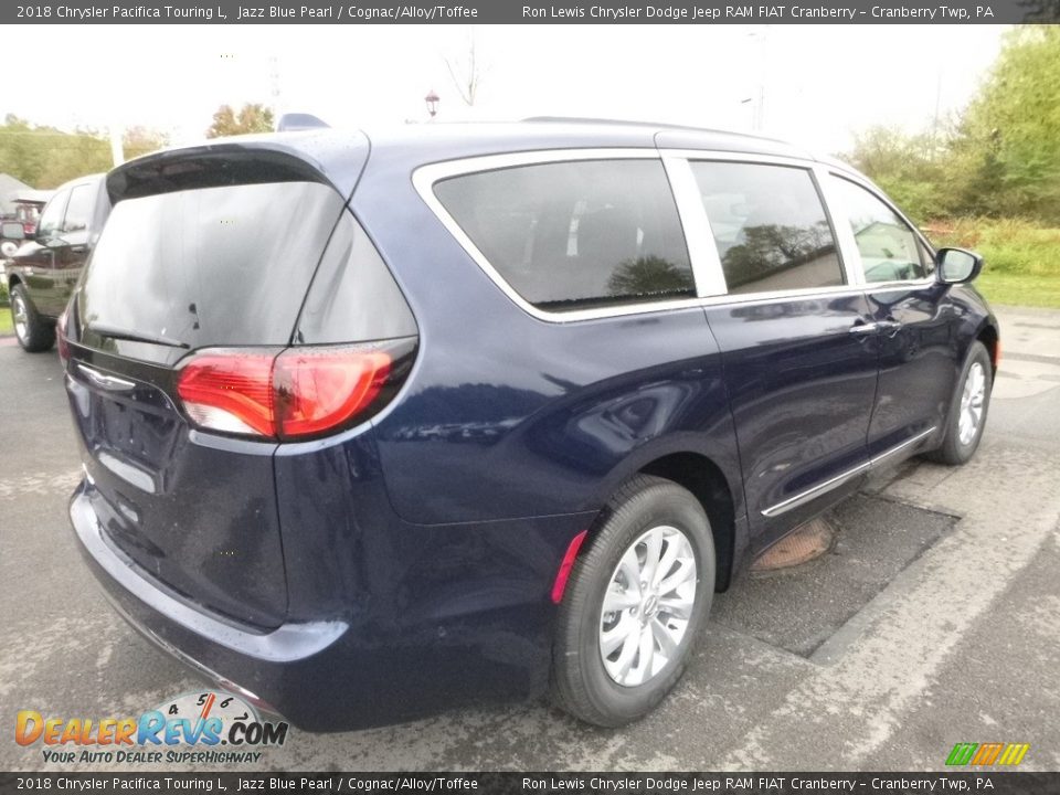 2018 Chrysler Pacifica Touring L Jazz Blue Pearl / Cognac/Alloy/Toffee Photo #5