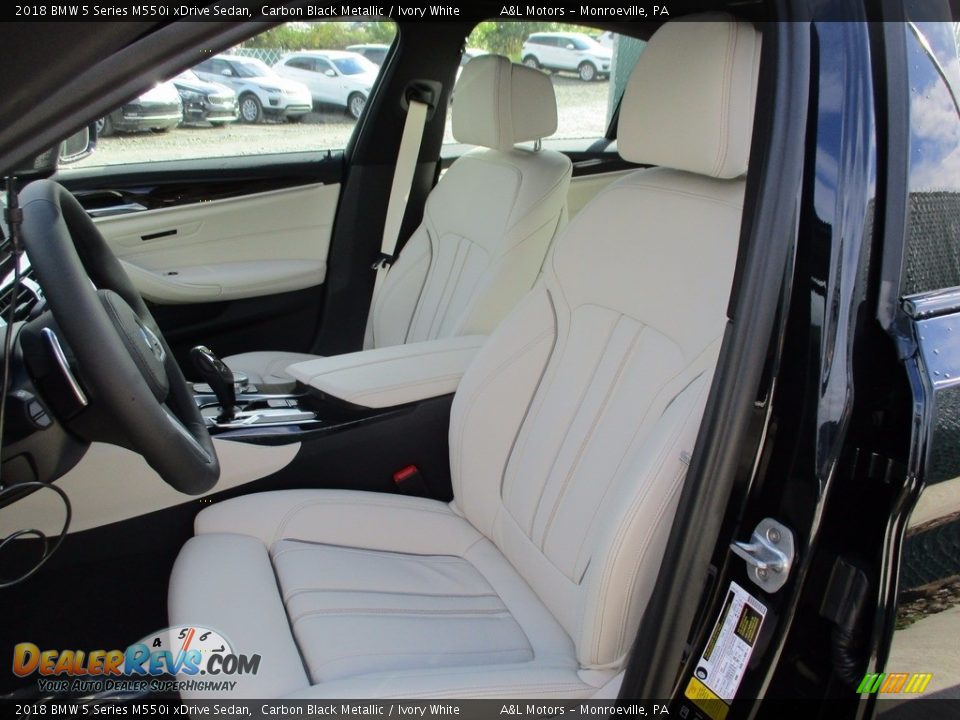 2018 BMW 5 Series M550i xDrive Sedan Carbon Black Metallic / Ivory White Photo #11