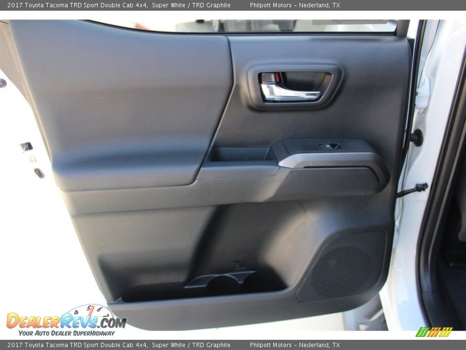 2017 Toyota Tacoma TRD Sport Double Cab 4x4 Super White / TRD Graphite Photo #17