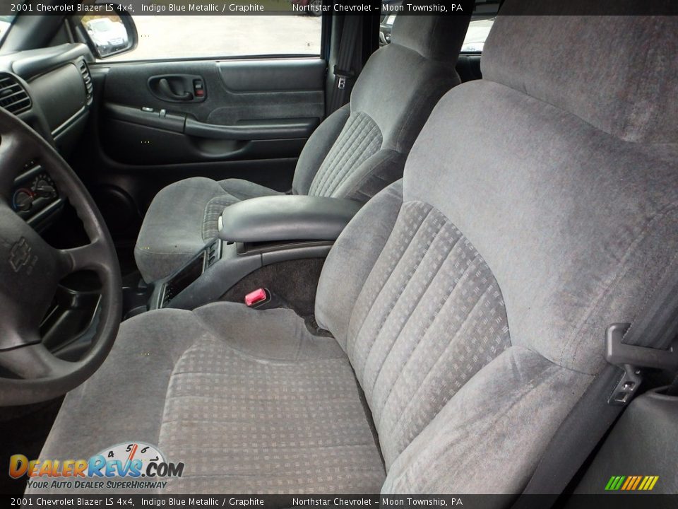 2001 Chevrolet Blazer LS 4x4 Indigo Blue Metallic / Graphite Photo #8