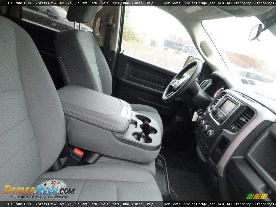 2018 Ram 1500 Express Crew Cab 4x4 Brilliant Black Crystal Pearl / Black/Diesel Gray Photo #10