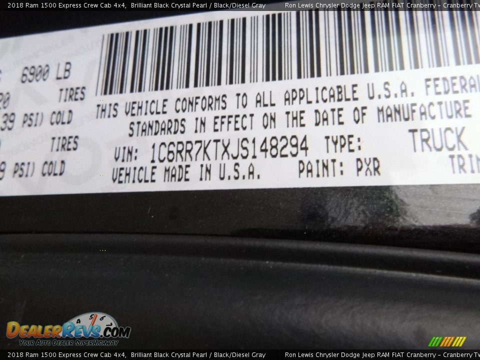 2018 Ram 1500 Express Crew Cab 4x4 Brilliant Black Crystal Pearl / Black/Diesel Gray Photo #16