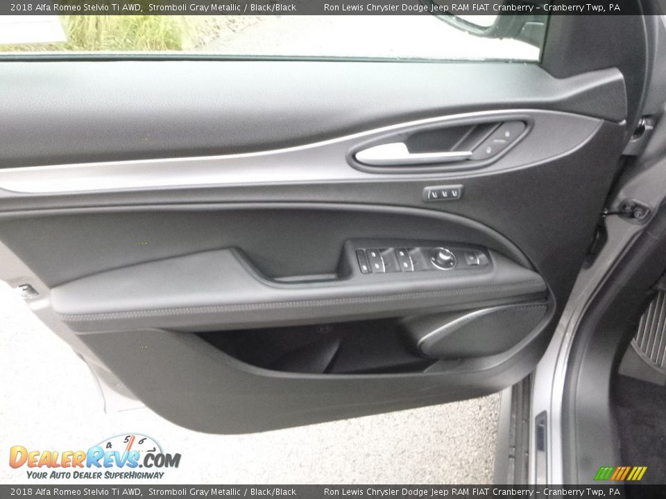 2018 Alfa Romeo Stelvio Ti AWD Stromboli Gray Metallic / Black/Black Photo #19