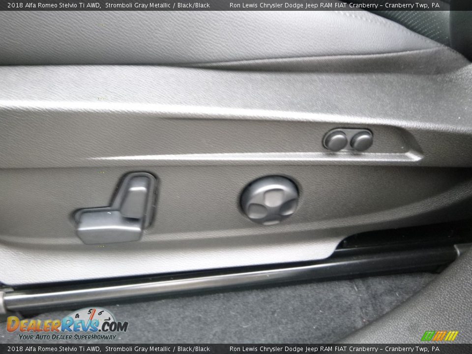 2018 Alfa Romeo Stelvio Ti AWD Stromboli Gray Metallic / Black/Black Photo #22