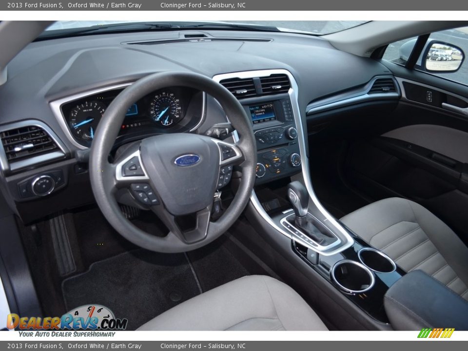 2013 Ford Fusion S Oxford White / Earth Gray Photo #10