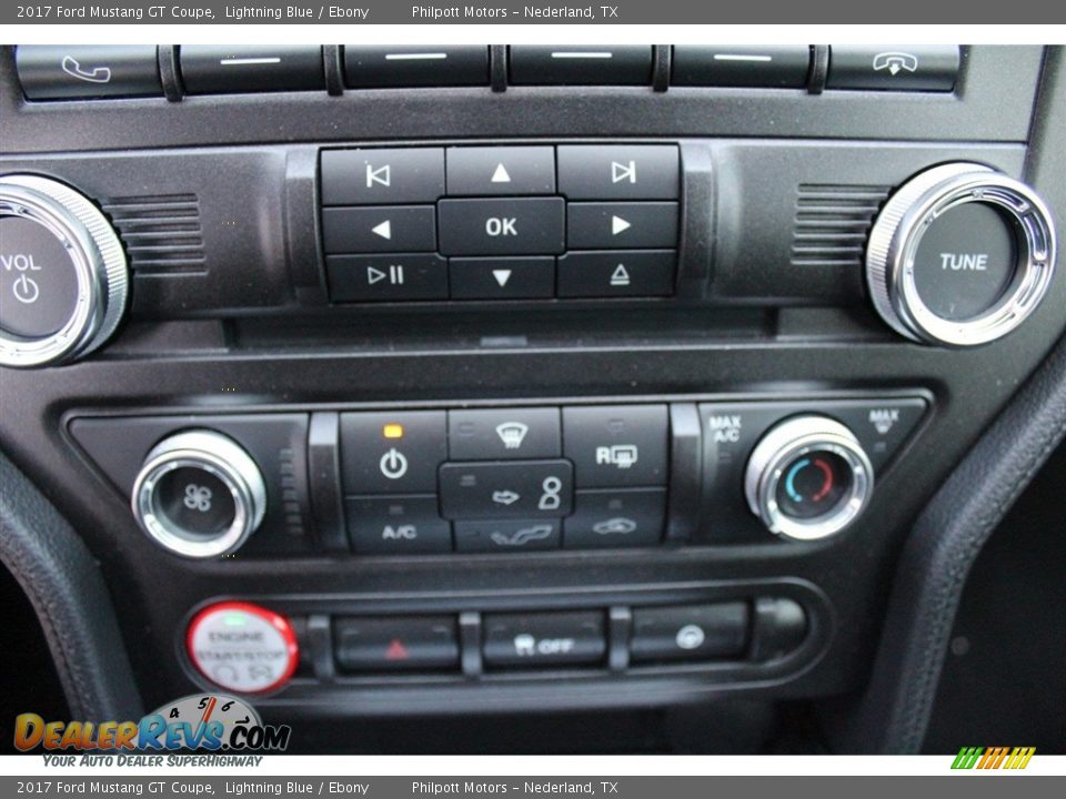 Controls of 2017 Ford Mustang GT Coupe Photo #15