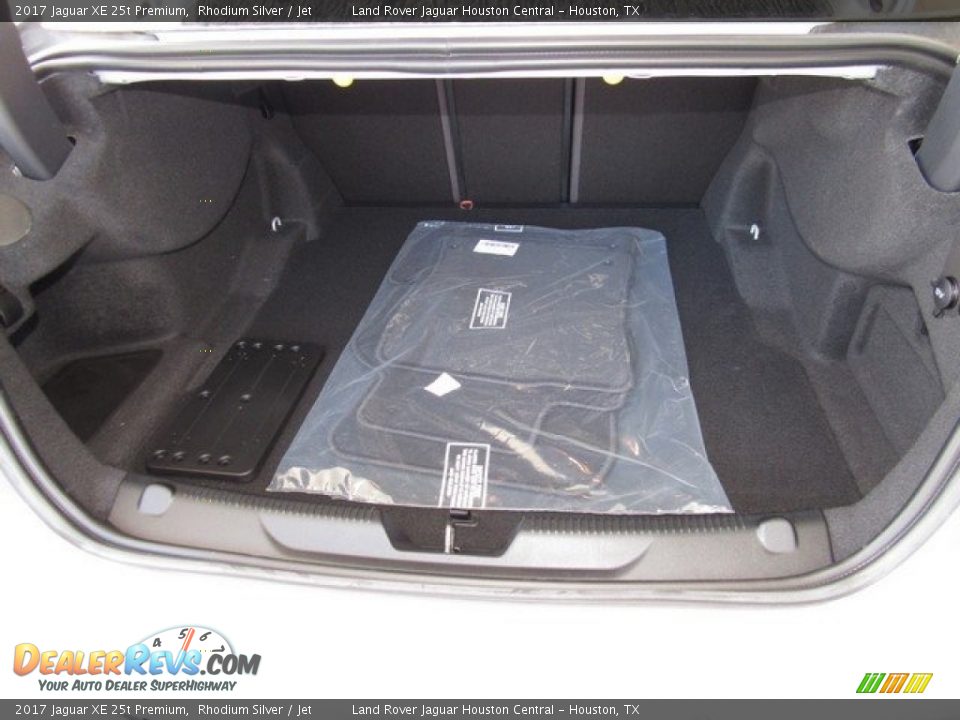 2017 Jaguar XE 25t Premium Rhodium Silver / Jet Photo #17