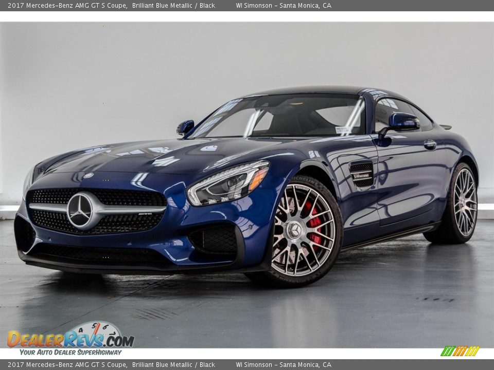 Front 3/4 View of 2017 Mercedes-Benz AMG GT S Coupe Photo #12