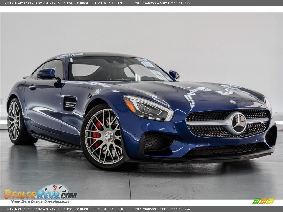 Front 3/4 View of 2017 Mercedes-Benz AMG GT S Coupe Photo #14