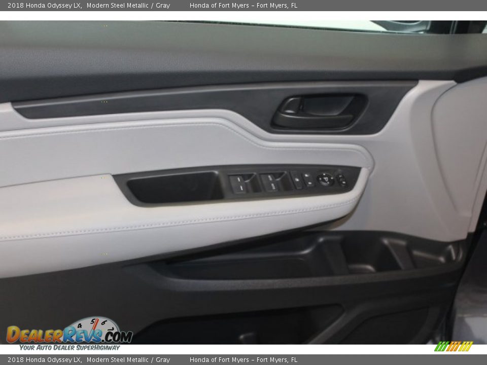 2018 Honda Odyssey LX Modern Steel Metallic / Gray Photo #9