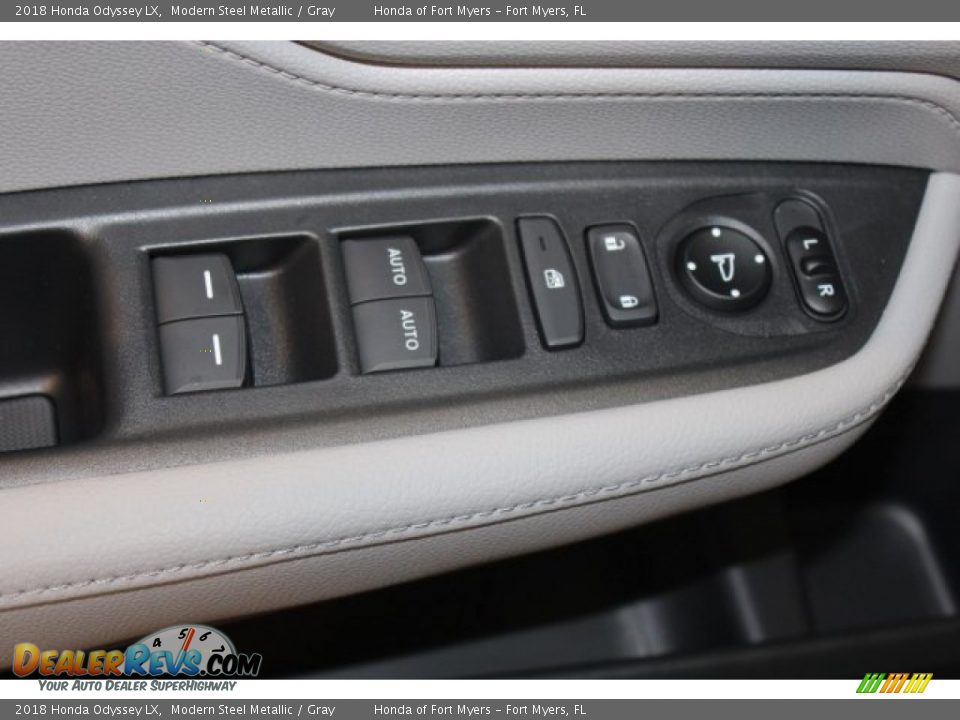 2018 Honda Odyssey LX Modern Steel Metallic / Gray Photo #10