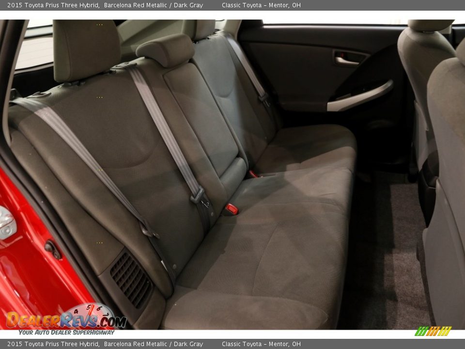 2015 Toyota Prius Three Hybrid Barcelona Red Metallic / Dark Gray Photo #16