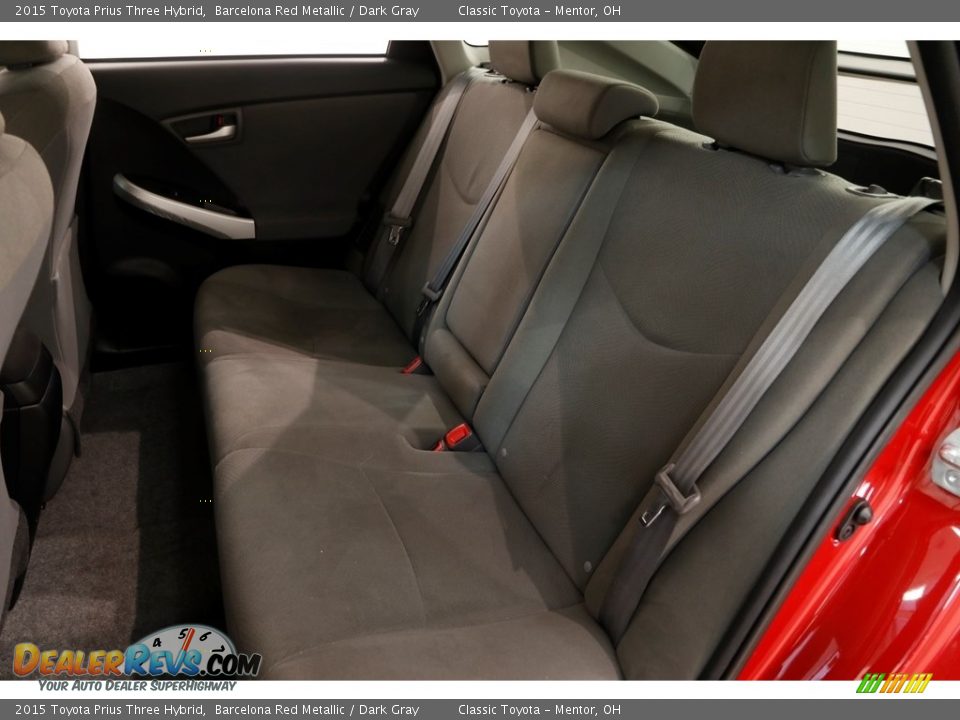 2015 Toyota Prius Three Hybrid Barcelona Red Metallic / Dark Gray Photo #17