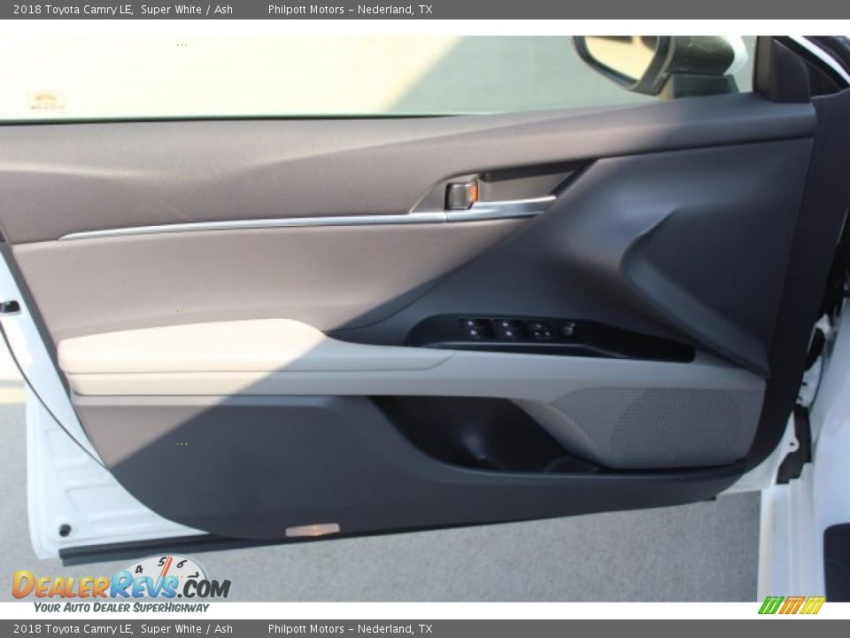 2018 Toyota Camry LE Super White / Ash Photo #9