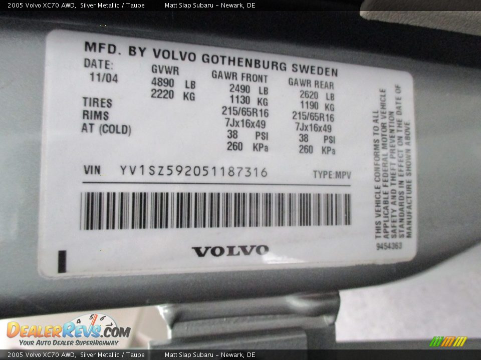 2005 Volvo XC70 AWD Silver Metallic / Taupe Photo #30