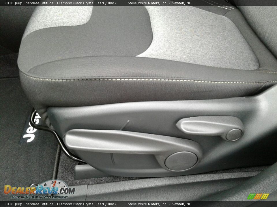 2018 Jeep Cherokee Latitude Diamond Black Crystal Pearl / Black Photo #24