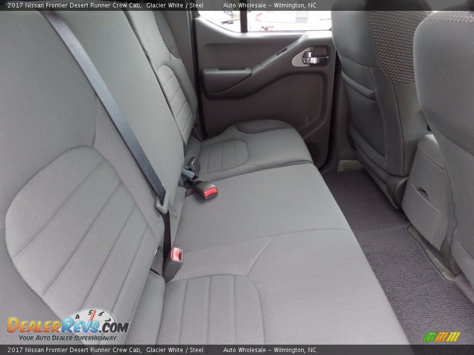 2017 Nissan Frontier Desert Runner Crew Cab Glacier White / Steel Photo #14